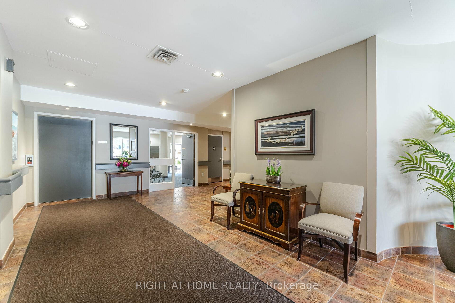 Photo 3 of Unit 306, 1387 Bayview Avenue, Toronto, Leaside — HOMEH