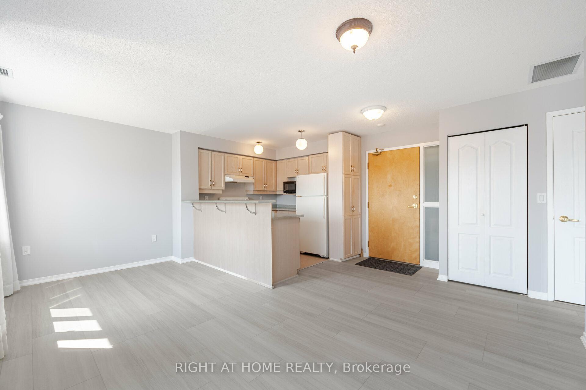 Photo 11 of Unit 306, 1387 Bayview Avenue, Toronto, Leaside — HOMEH
