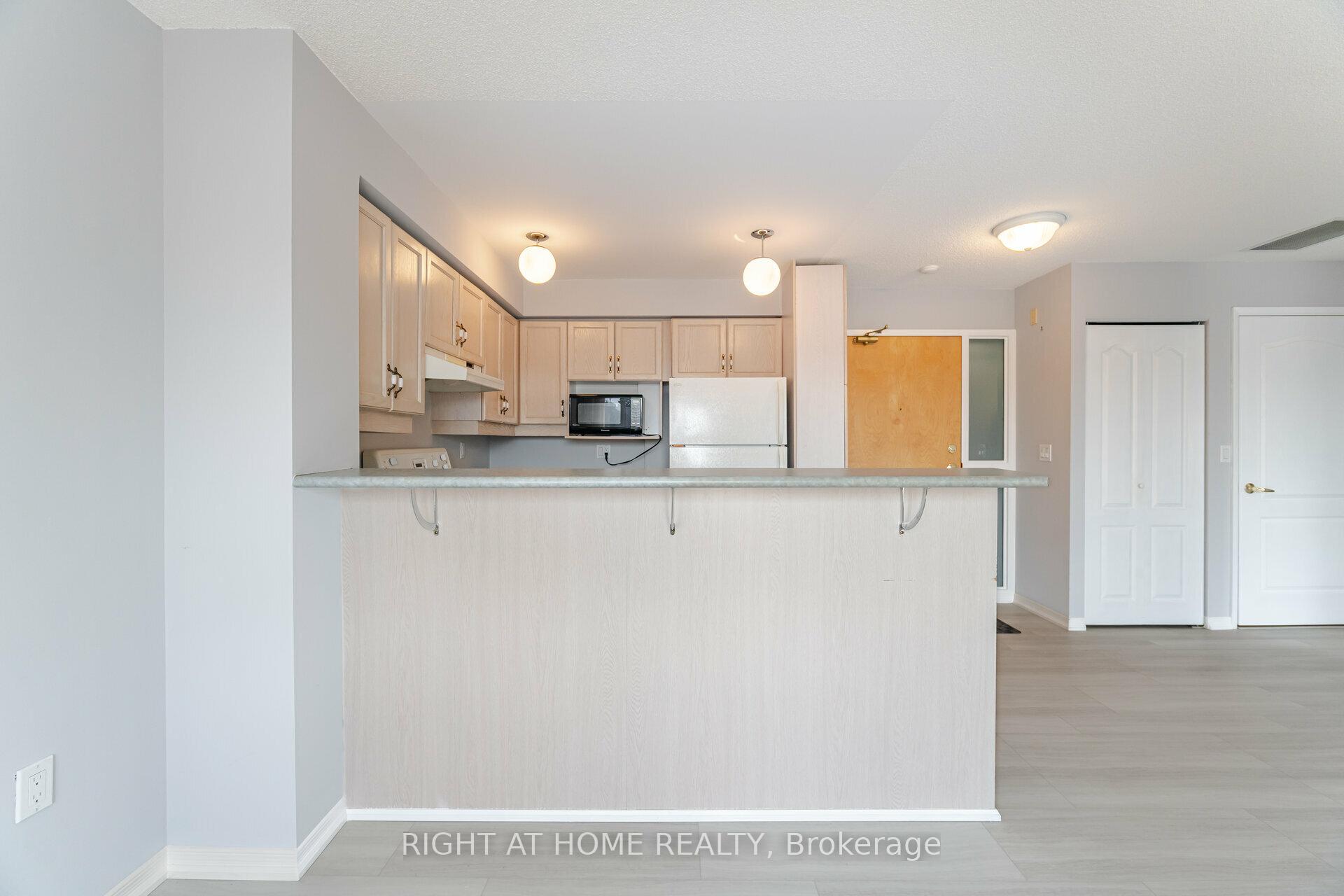 Photo 13 of Unit 306, 1387 Bayview Avenue, Toronto, Leaside — HOMEH