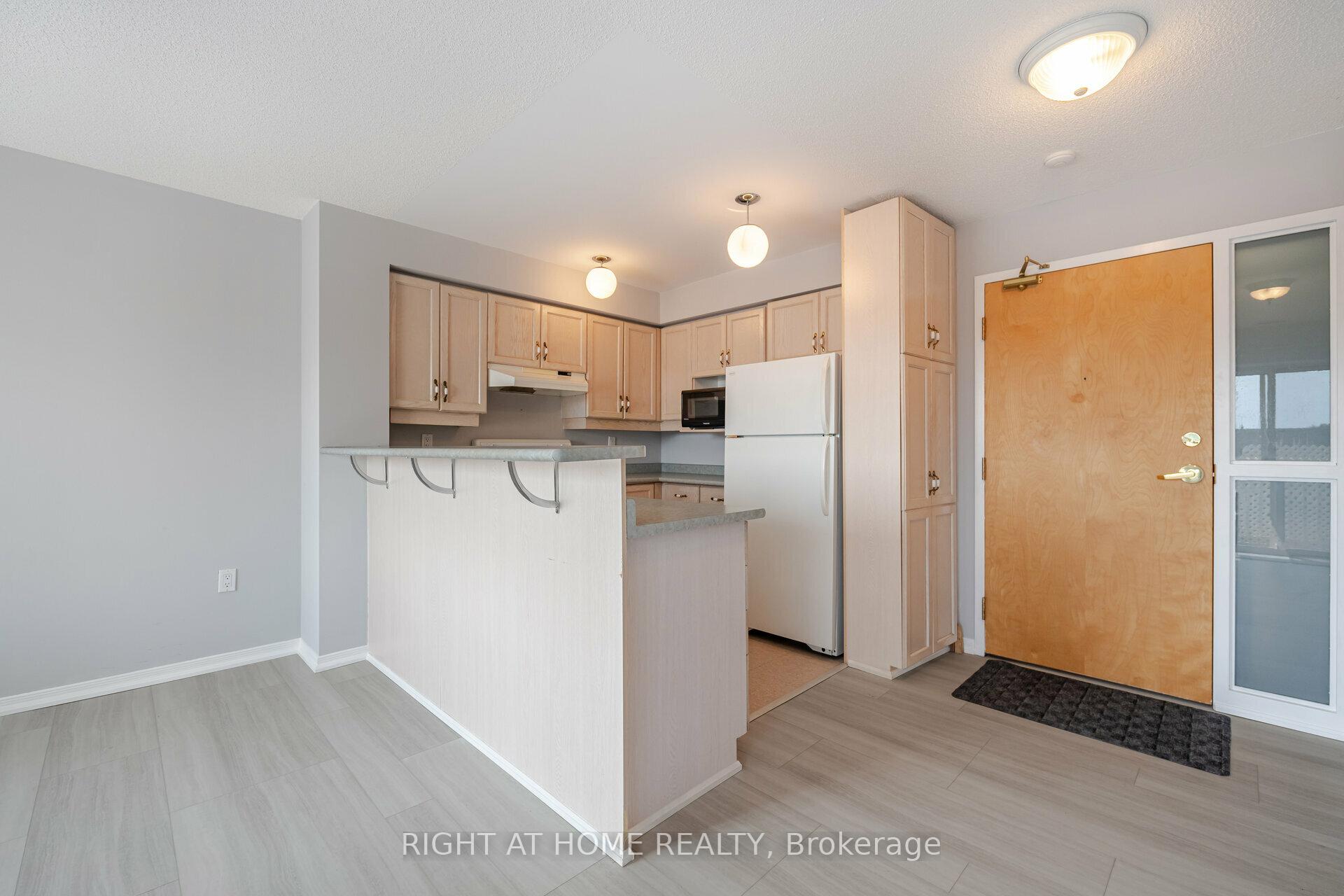 Photo 14 of Unit 306, 1387 Bayview Avenue, Toronto, Leaside — HOMEH