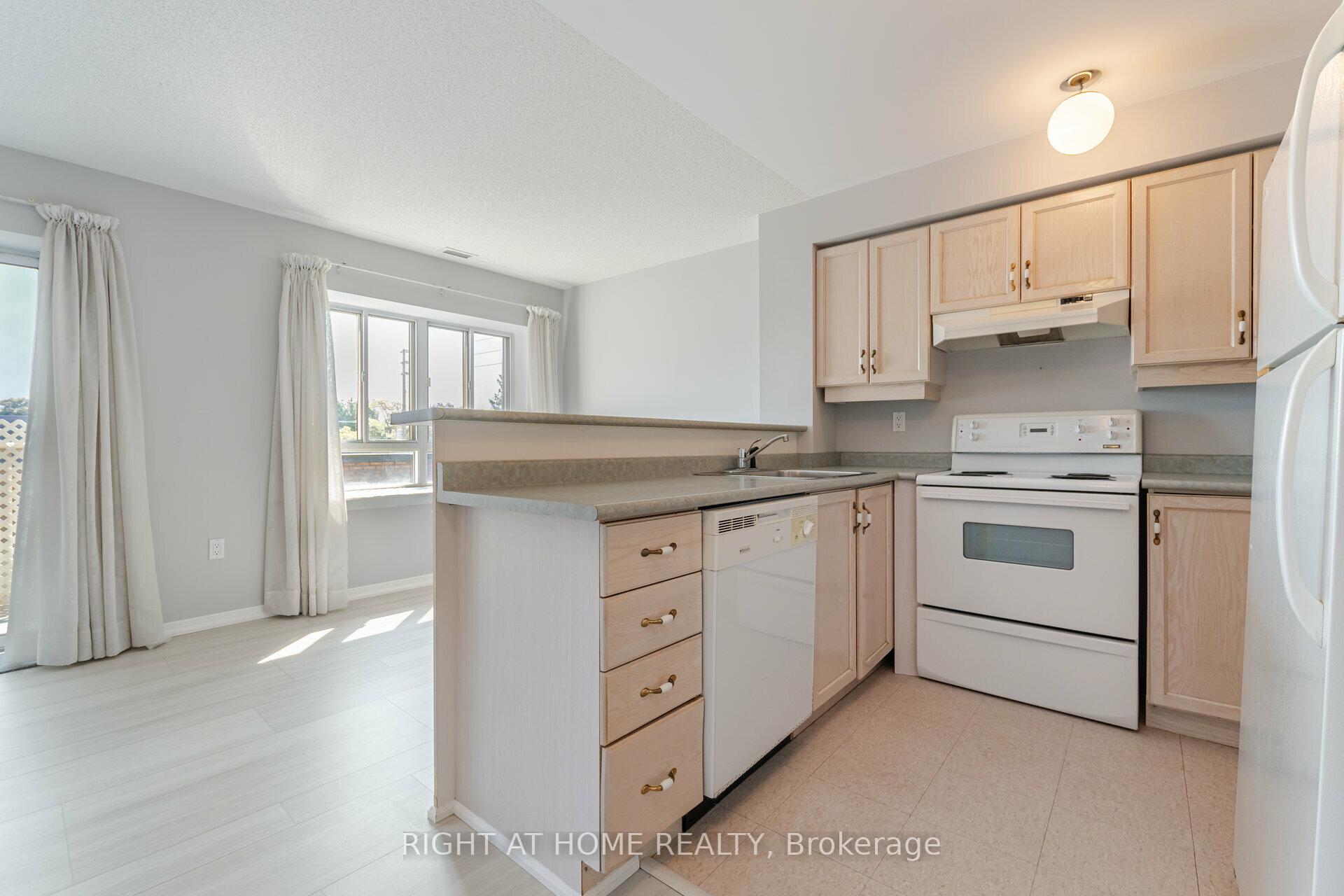 Photo 16 of Unit 306, 1387 Bayview Avenue, Toronto, Leaside — HOMEH