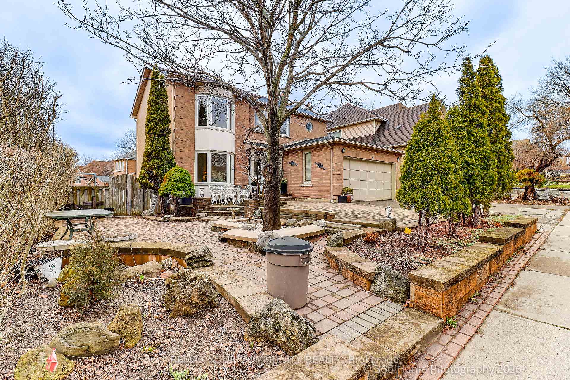 Photo 2 of 4 Mayflower Street S, Whitby, Blue Grass Meadows — HOMEH