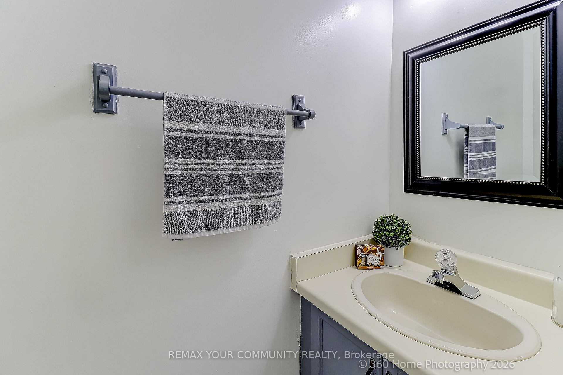 Photo 10 of 4 Mayflower Street S, Whitby, Blue Grass Meadows — HOMEH