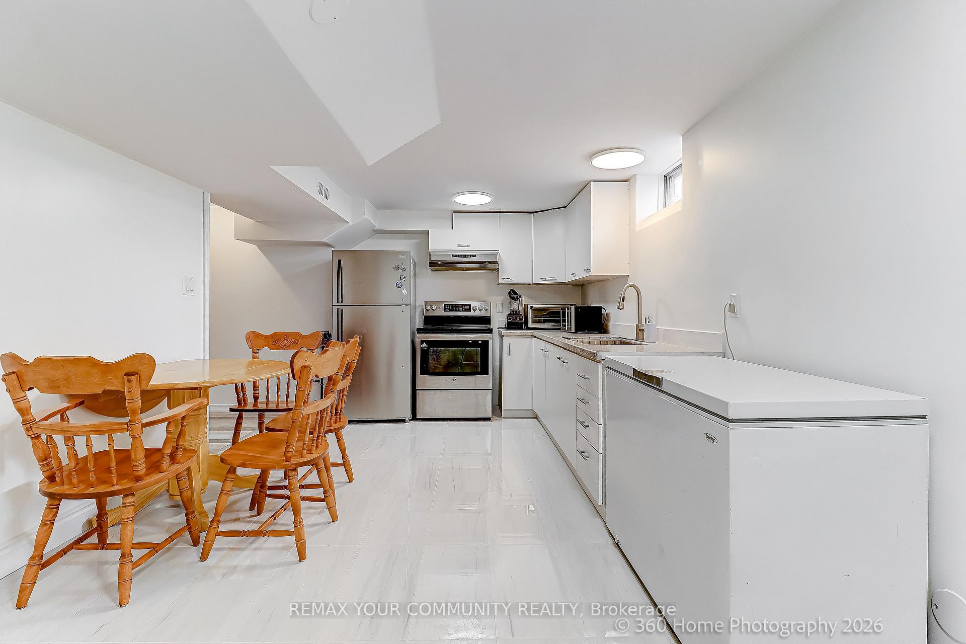 Photo 19 of 4 Mayflower Street S, Whitby, Blue Grass Meadows — HOMEH
