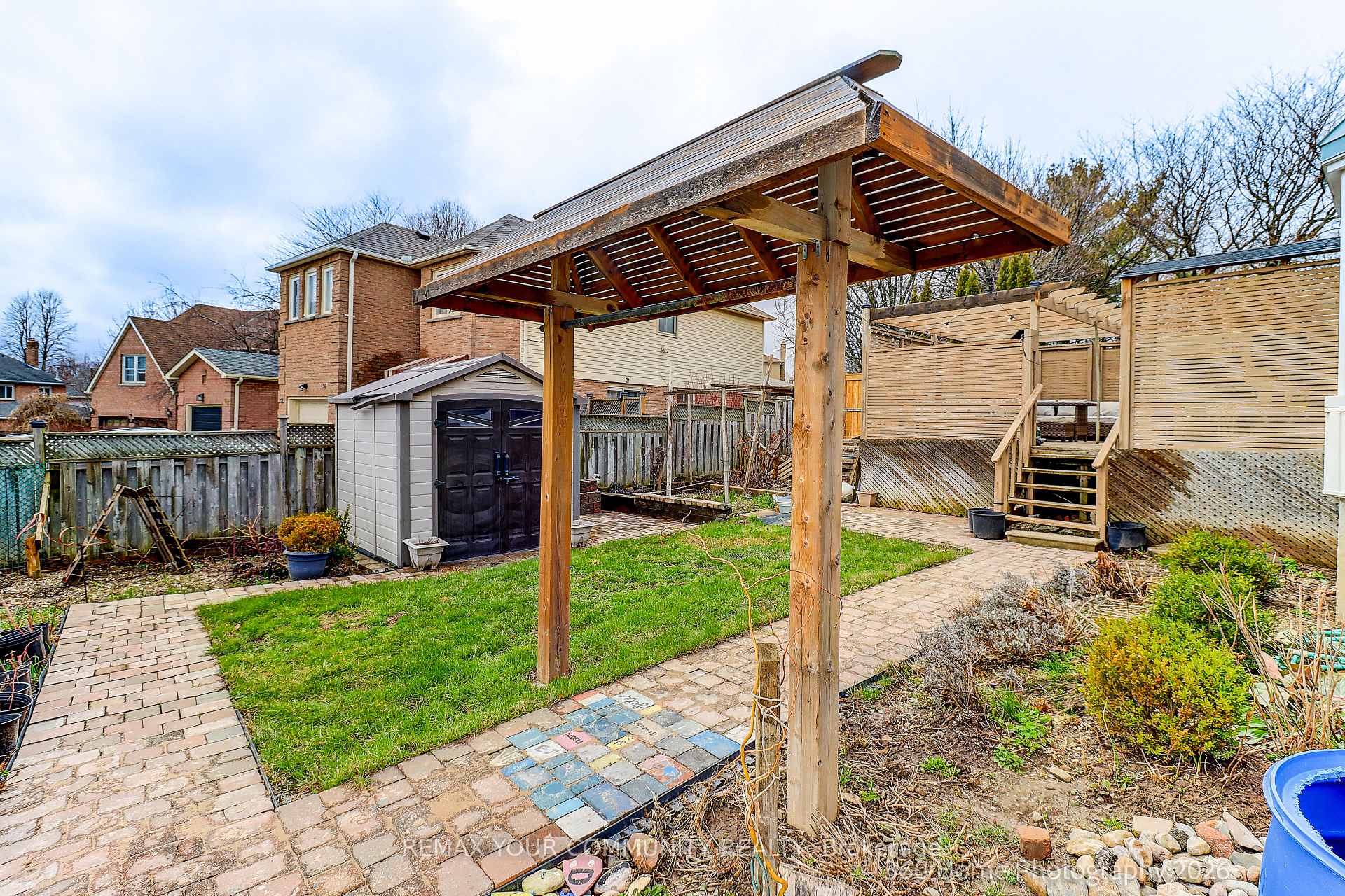 Photo 23 of 4 Mayflower Street S, Whitby, Blue Grass Meadows — HOMEH