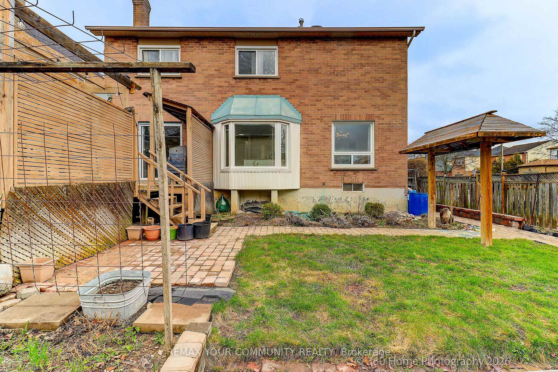 Photo 24 of 4 Mayflower Street S, Whitby, Blue Grass Meadows — HOMEH