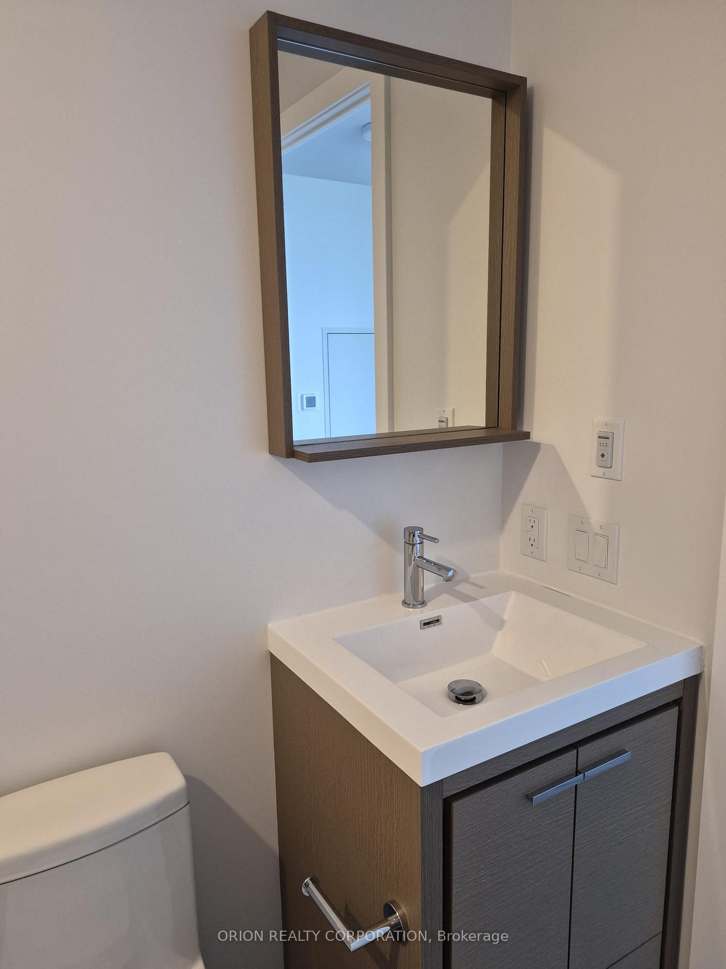 Photo 5 of Unit 806, 21 Meadowdale Road, Vaughan, Vaughan Corporate Centre — HOMEH