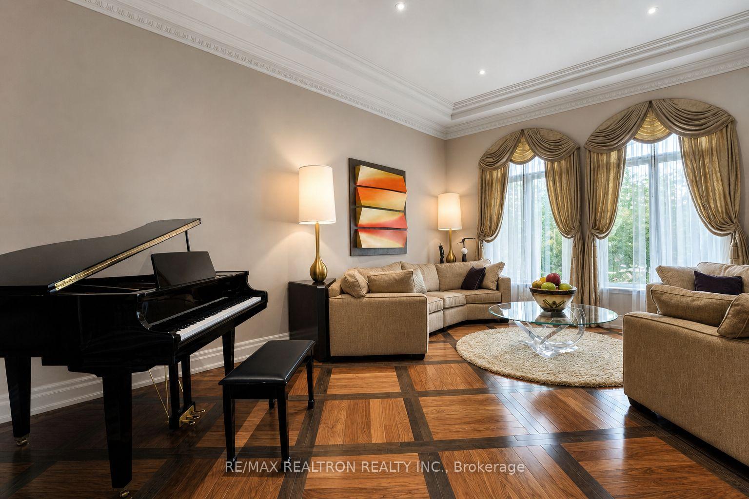 Photo 9 of 25 Parr Place, Vaughan, Uplands — HOMEH