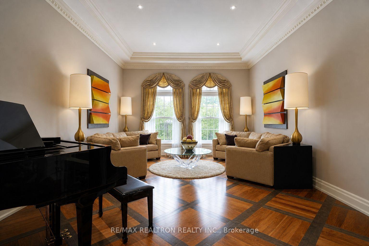 Photo 10 of 25 Parr Place, Vaughan, Uplands — HOMEH