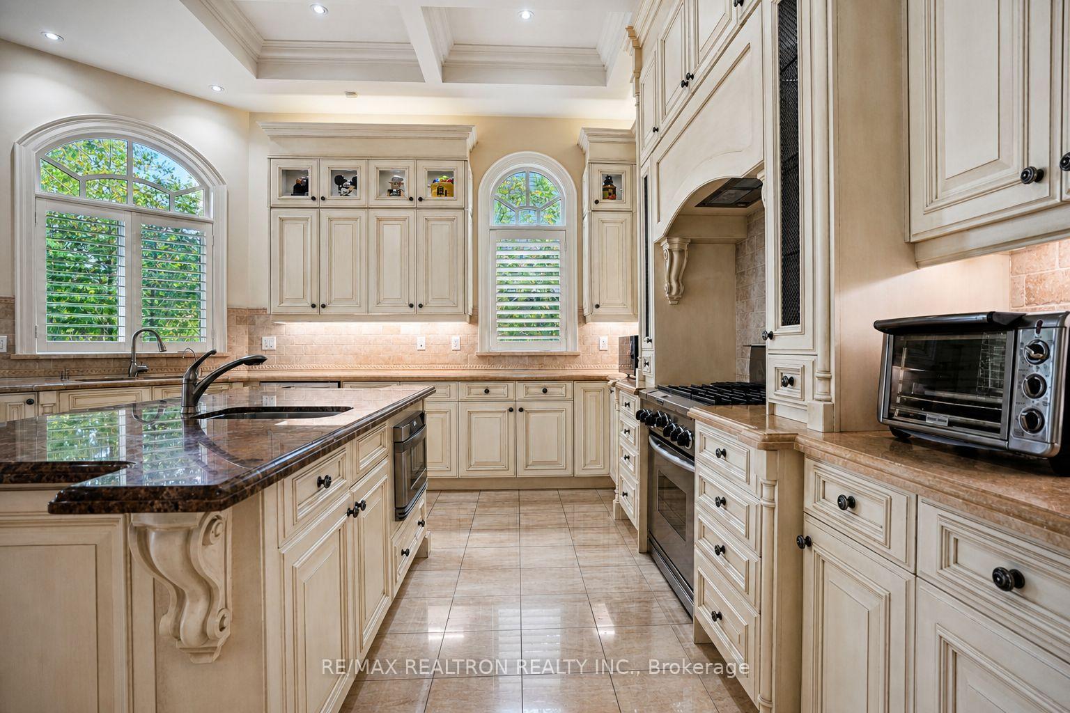 Photo 11 of 25 Parr Place, Vaughan, Uplands — HOMEH