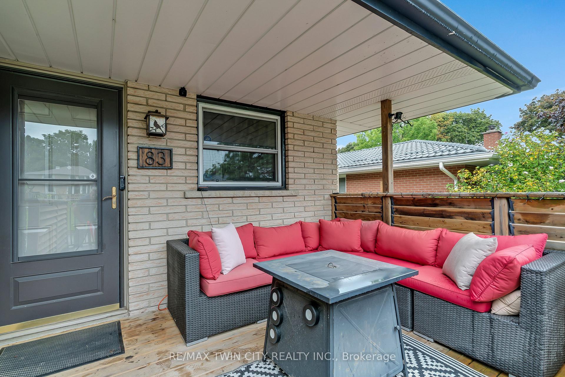 Photo 4 of 83 Kimberly Crescent, Kitchener, Laurentian Hills — HOMEH