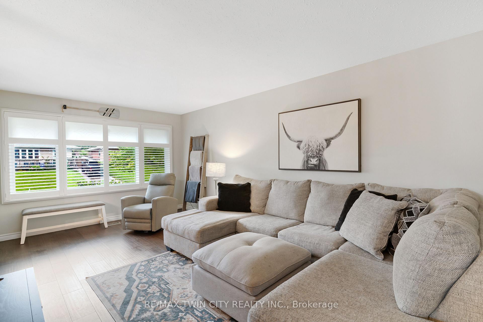 Photo 9 of 83 Kimberly Crescent, Kitchener, Laurentian Hills — HOMEH