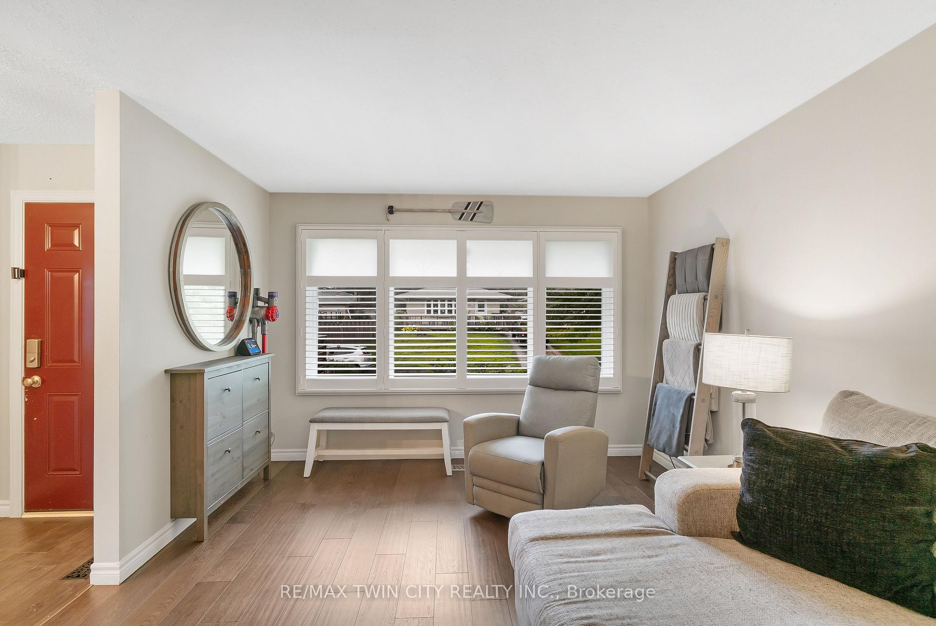 Photo 10 of 83 Kimberly Crescent, Kitchener, Laurentian Hills — HOMEH