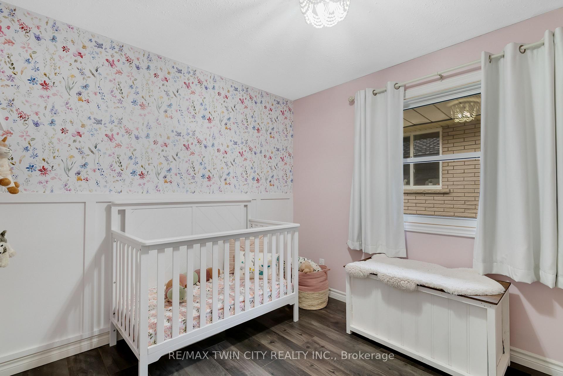 Photo 17 of 83 Kimberly Crescent, Kitchener, Laurentian Hills — HOMEH