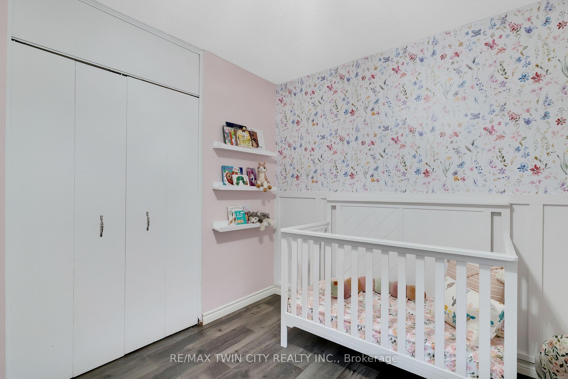 Photo 18 of 83 Kimberly Crescent, Kitchener, Laurentian Hills — HOMEH