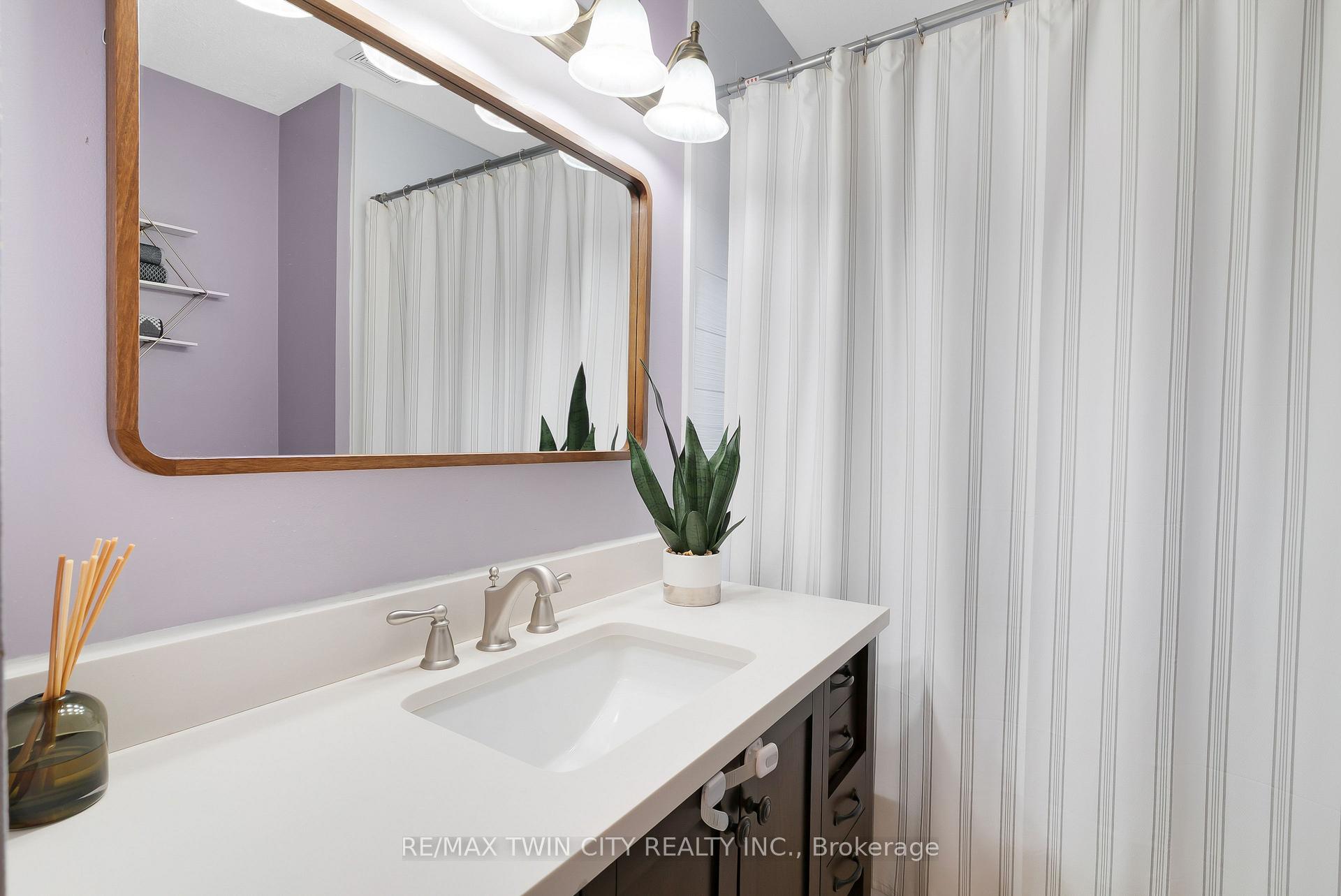 Photo 20 of 83 Kimberly Crescent, Kitchener, Laurentian Hills — HOMEH
