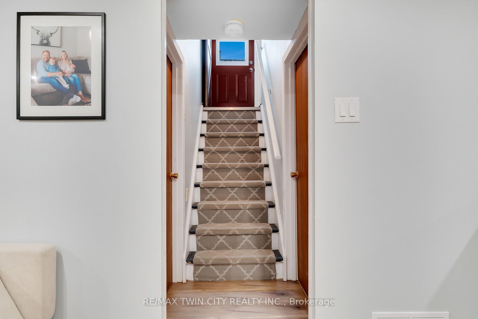 Photo 21 of 83 Kimberly Crescent, Kitchener, Laurentian Hills — HOMEH