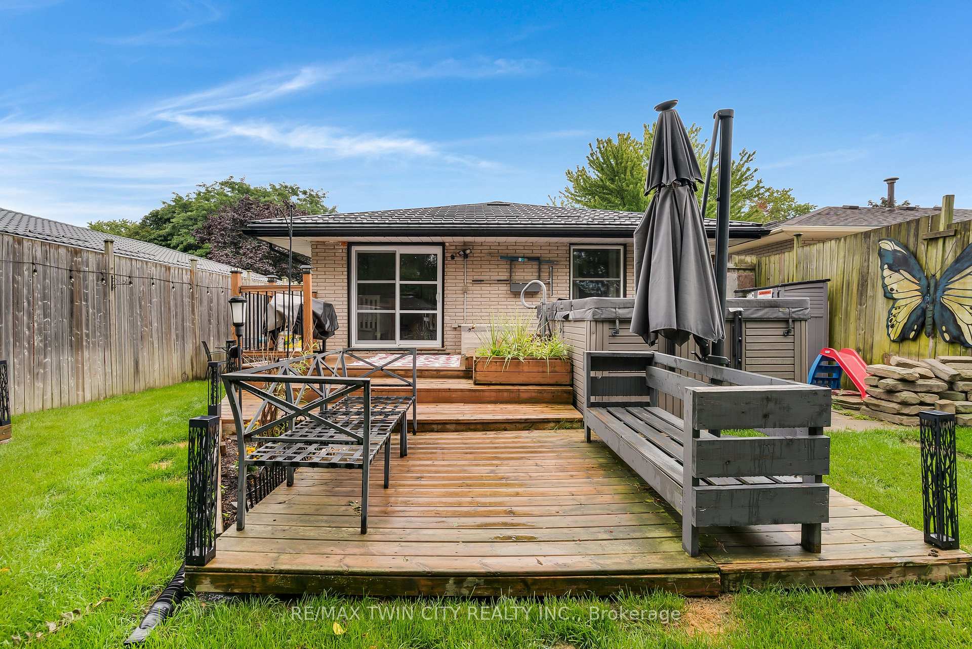 Photo 34 of 83 Kimberly Crescent, Kitchener, Laurentian Hills — HOMEH