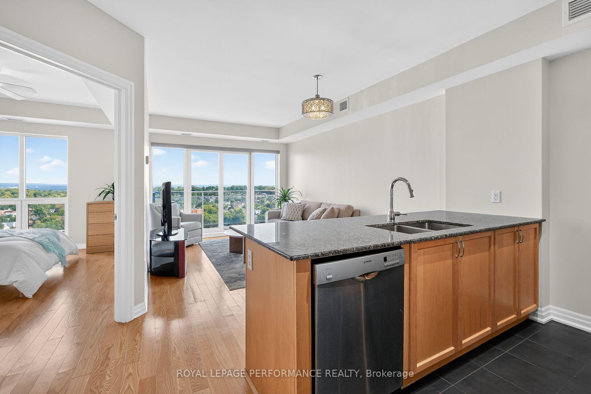 Photo 9 of Unit 1606, 90 Landry Street, Ottawa, Vanier — HOMEH