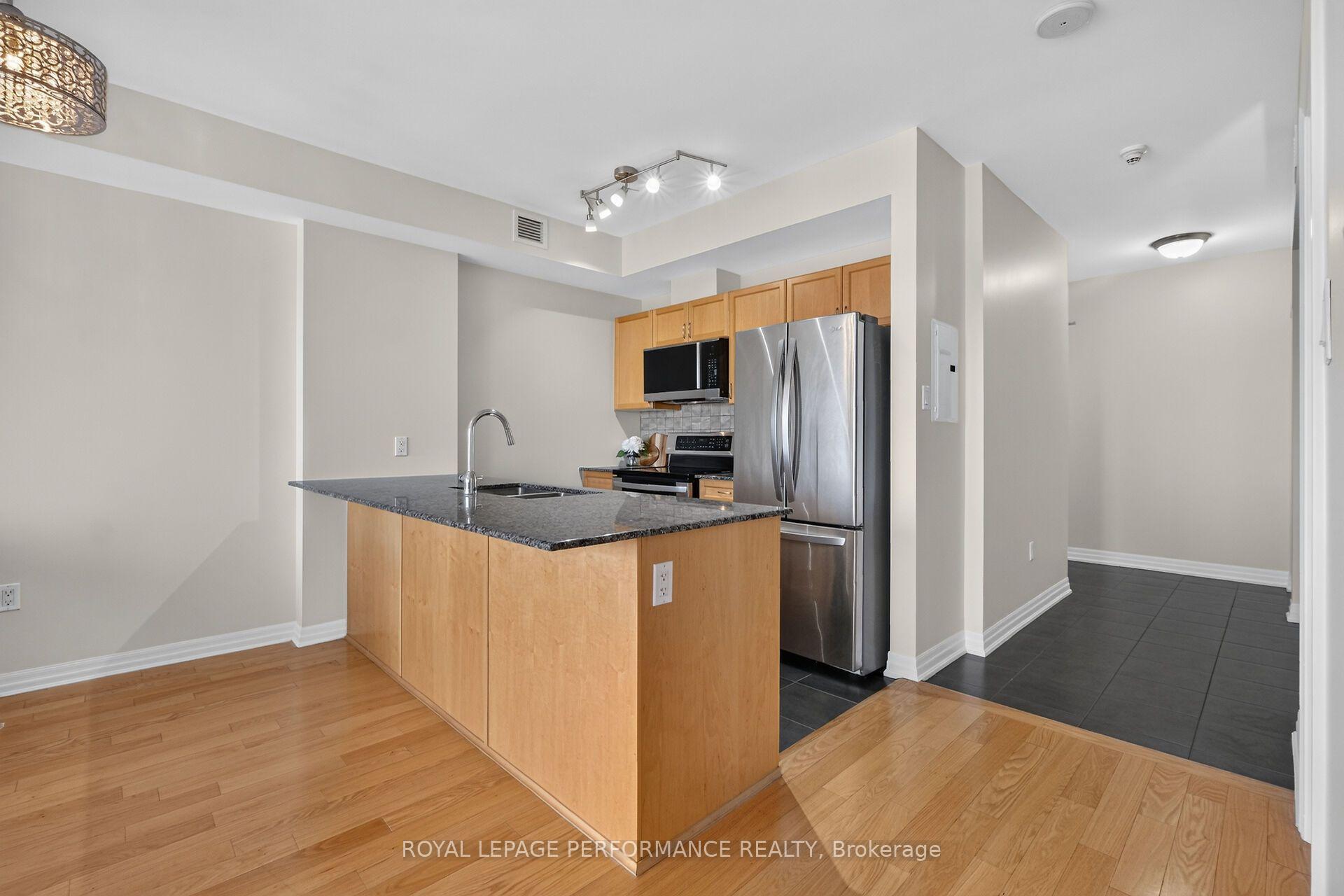 Photo 10 of Unit 1606, 90 Landry Street, Ottawa, Vanier — HOMEH