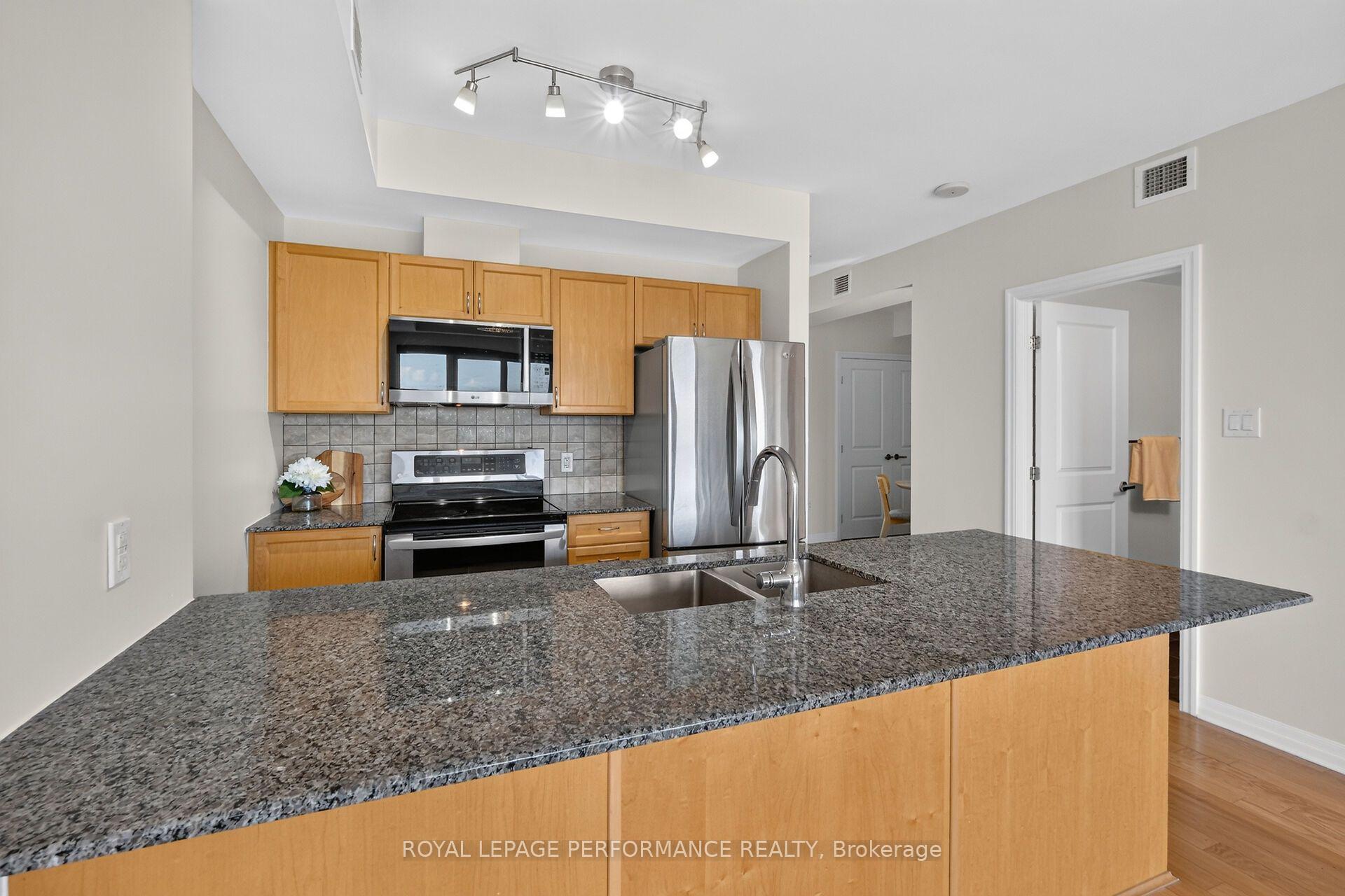Photo 12 of Unit 1606, 90 Landry Street, Ottawa, Vanier — HOMEH