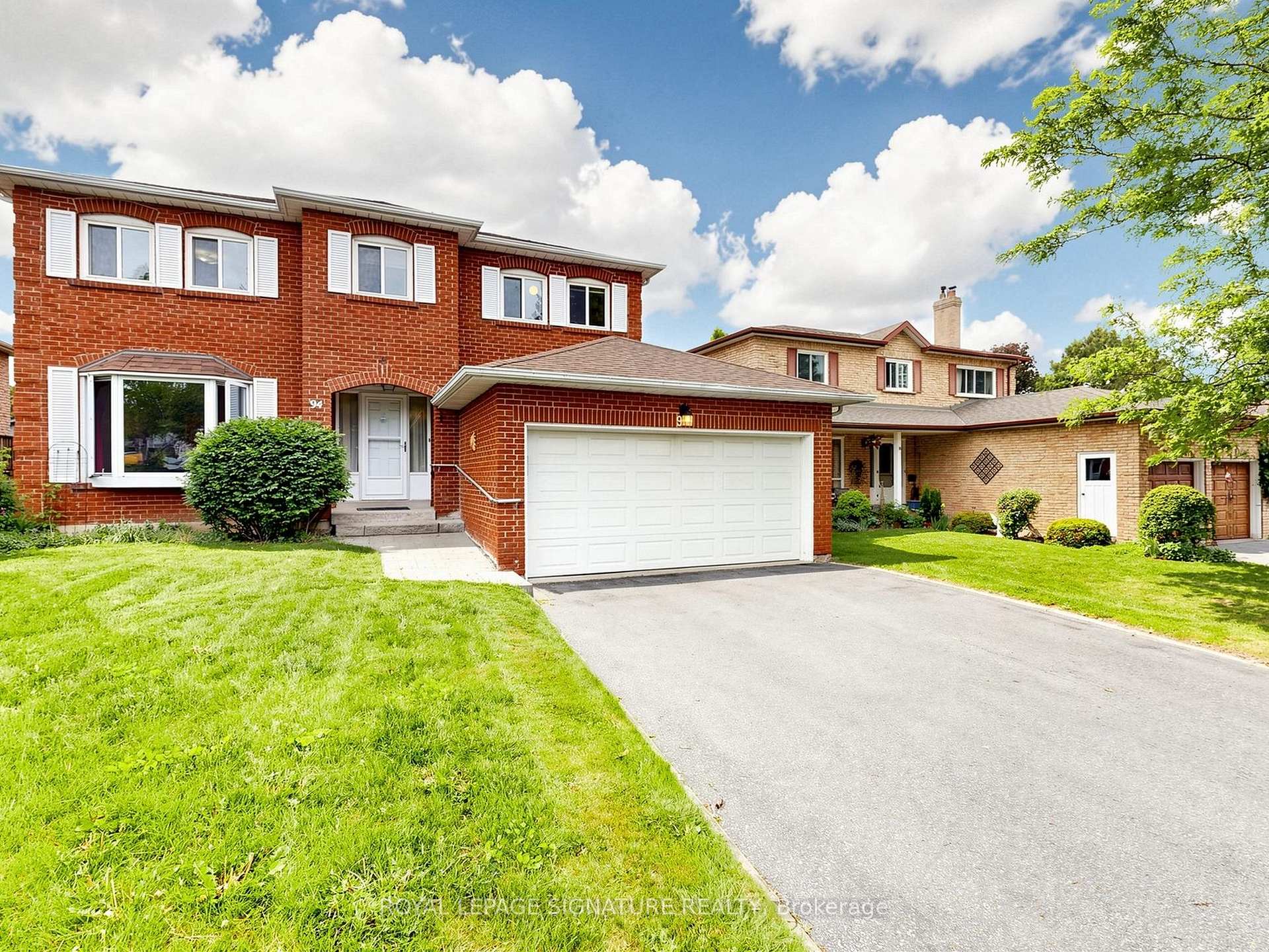 Photo 4 of 94 Howlett Avenue, Newmarket, Huron Heights-Leslie Valley — HOMEH