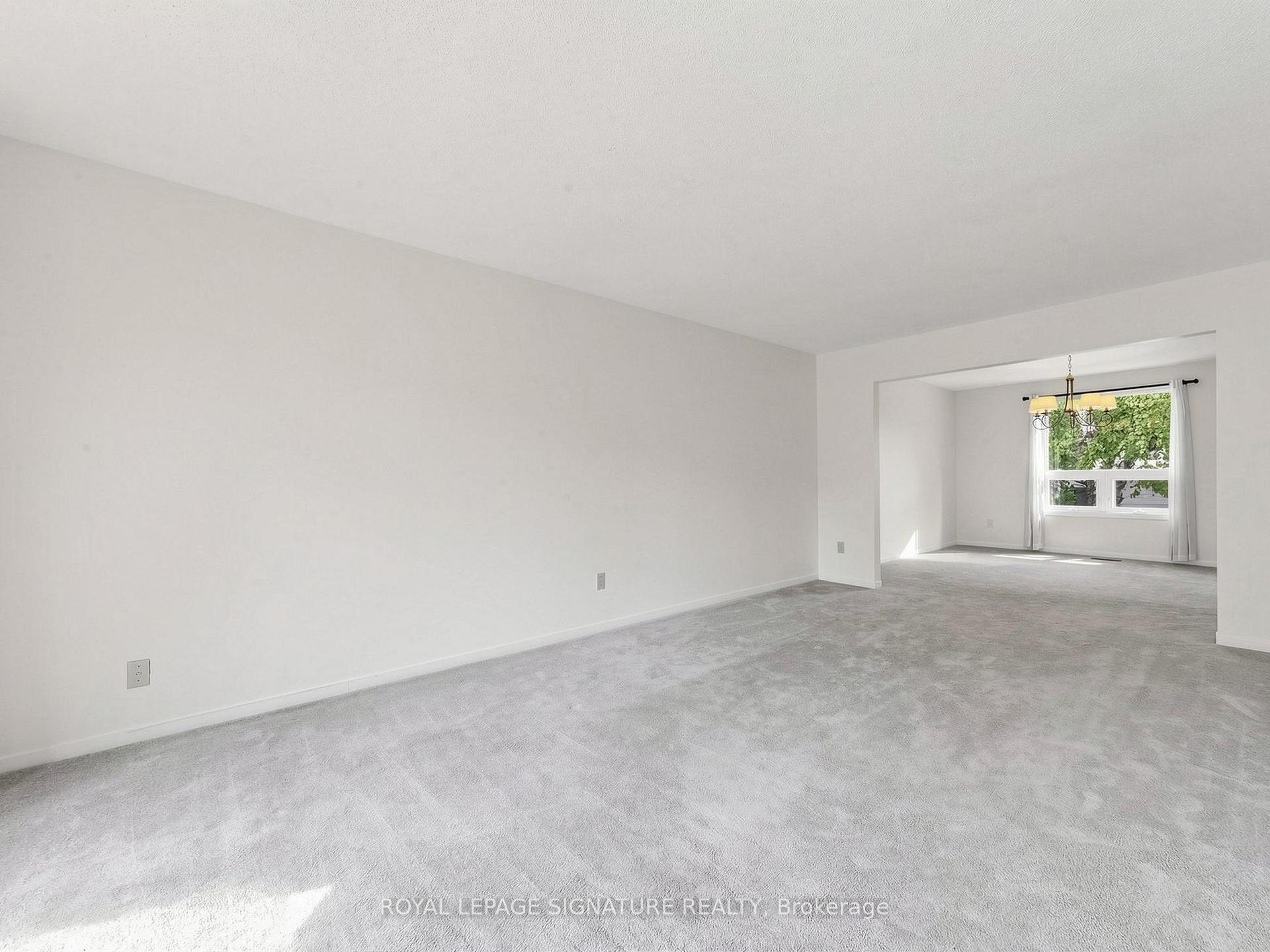 Photo 8 of 94 Howlett Avenue, Newmarket, Huron Heights-Leslie Valley — HOMEH