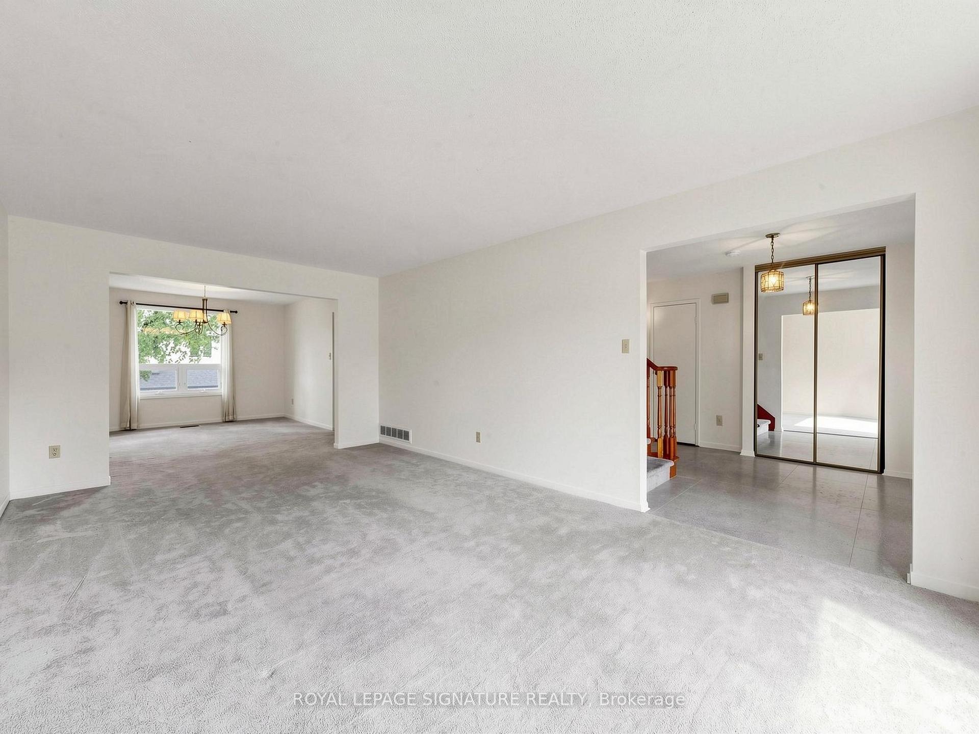 Photo 9 of 94 Howlett Avenue, Newmarket, Huron Heights-Leslie Valley — HOMEH