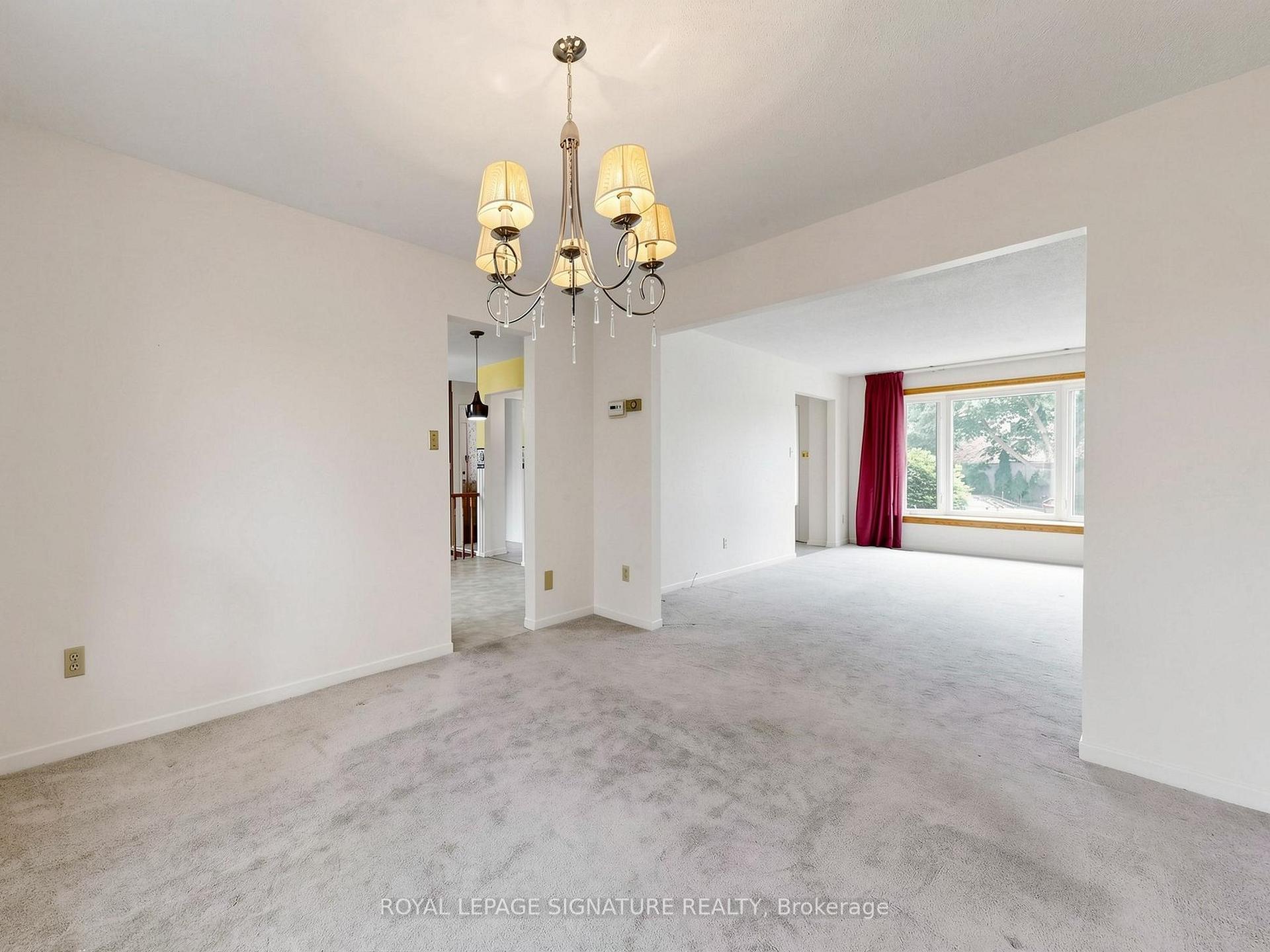 Photo 12 of 94 Howlett Avenue, Newmarket, Huron Heights-Leslie Valley — HOMEH