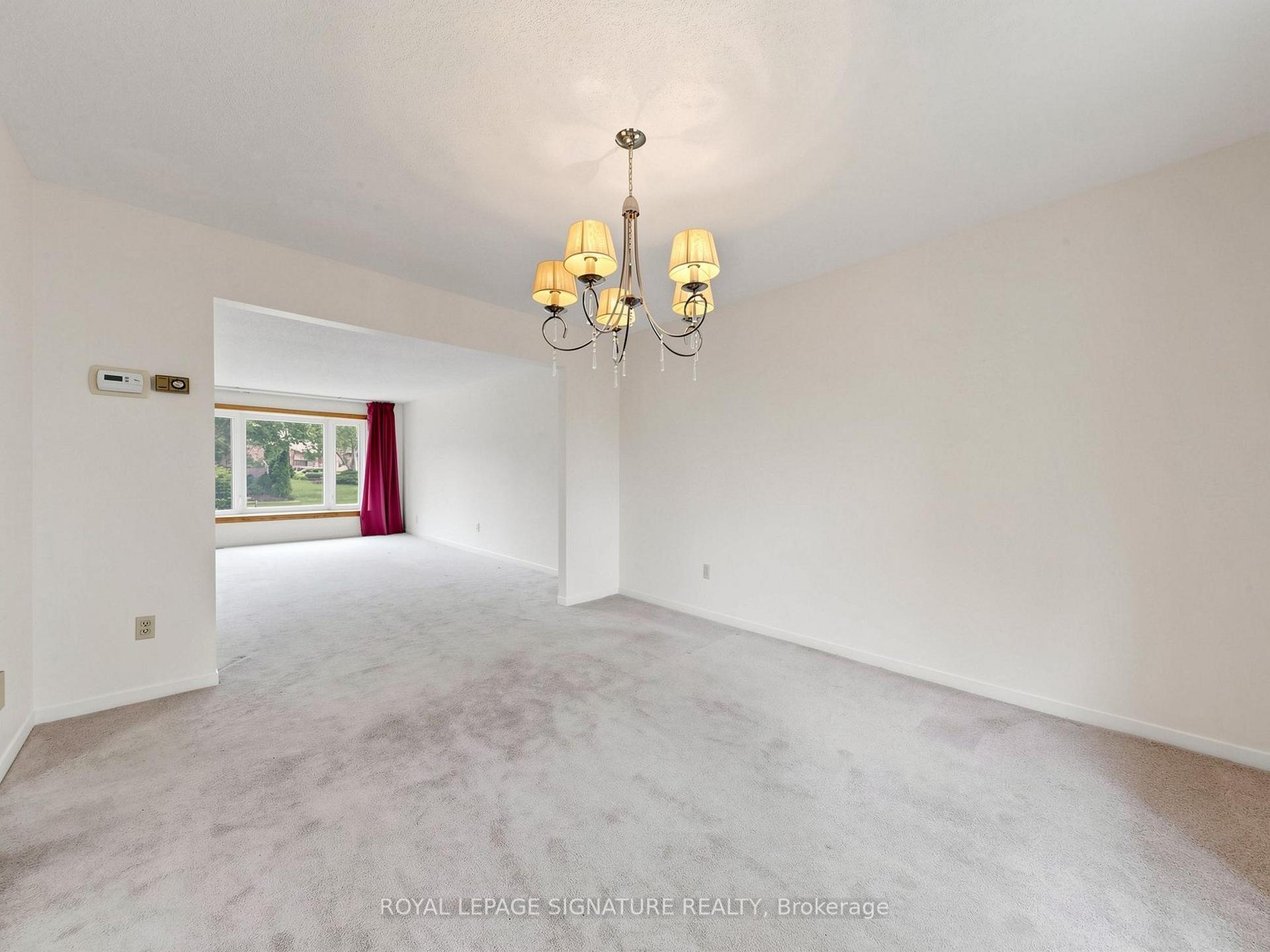 Photo 13 of 94 Howlett Avenue, Newmarket, Huron Heights-Leslie Valley — HOMEH