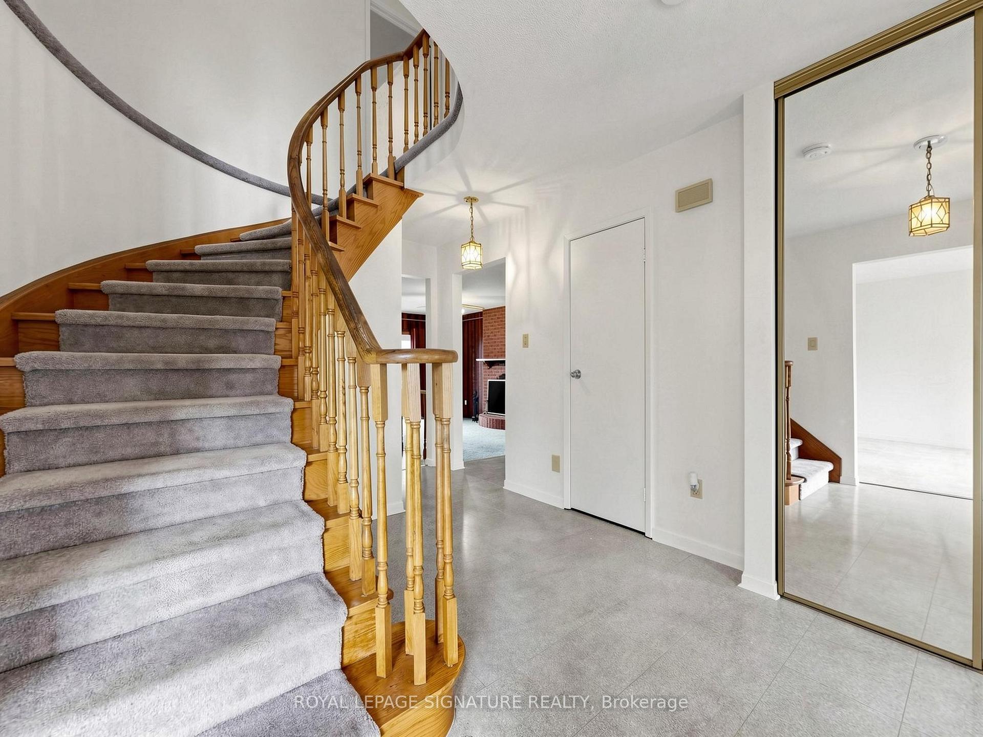 Photo 25 of 94 Howlett Avenue, Newmarket, Huron Heights-Leslie Valley — HOMEH