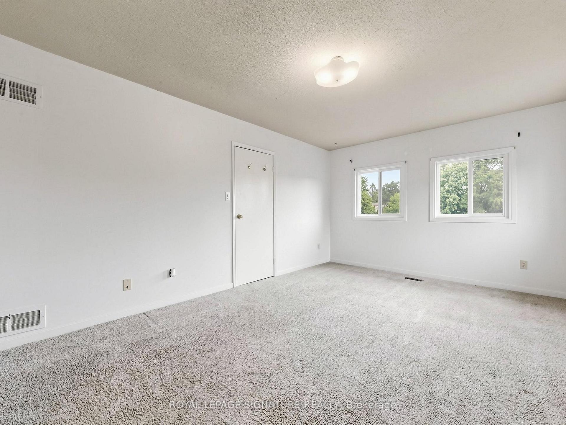 Photo 28 of 94 Howlett Avenue, Newmarket, Huron Heights-Leslie Valley — HOMEH
