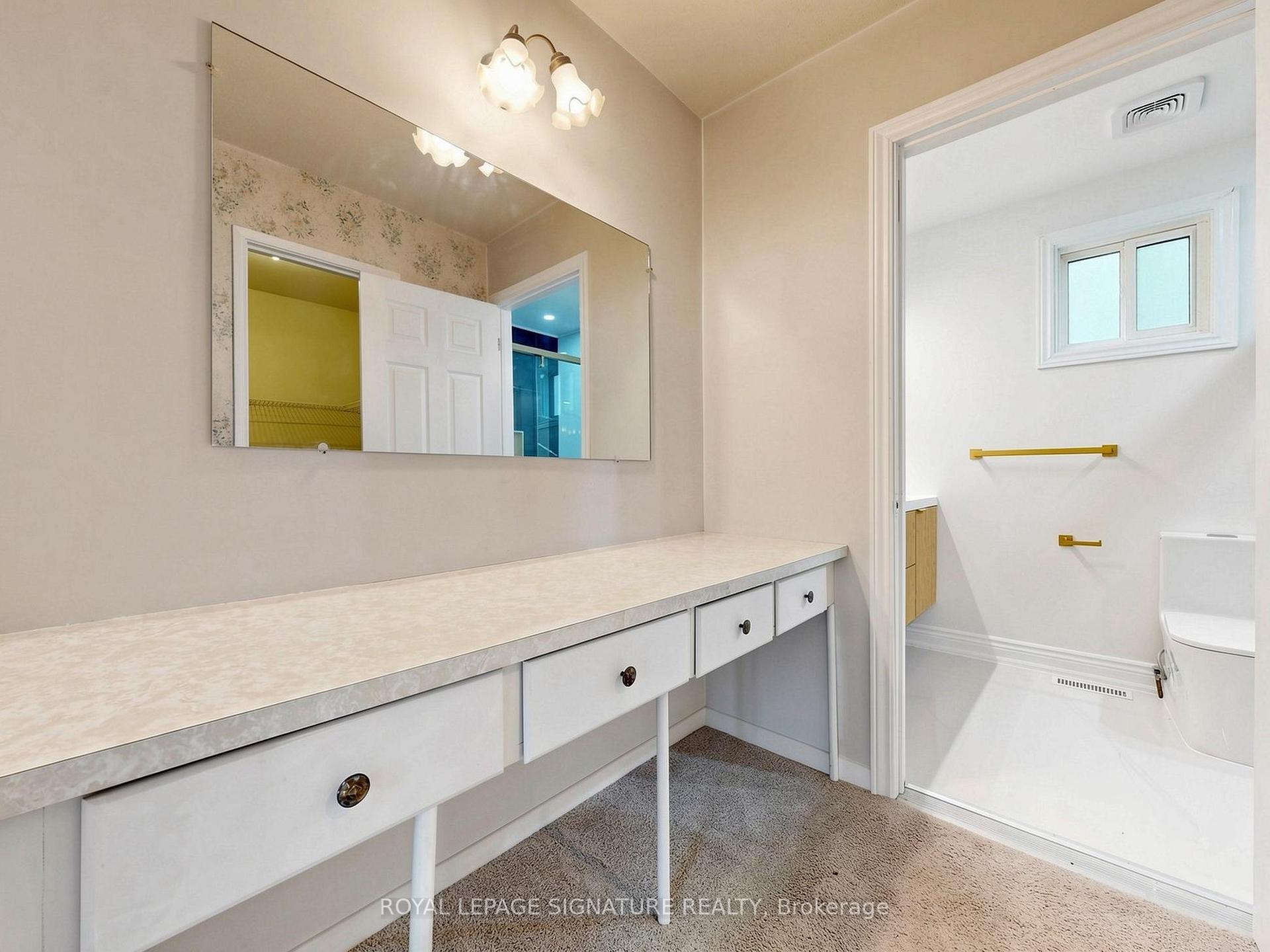 Photo 30 of 94 Howlett Avenue, Newmarket, Huron Heights-Leslie Valley — HOMEH