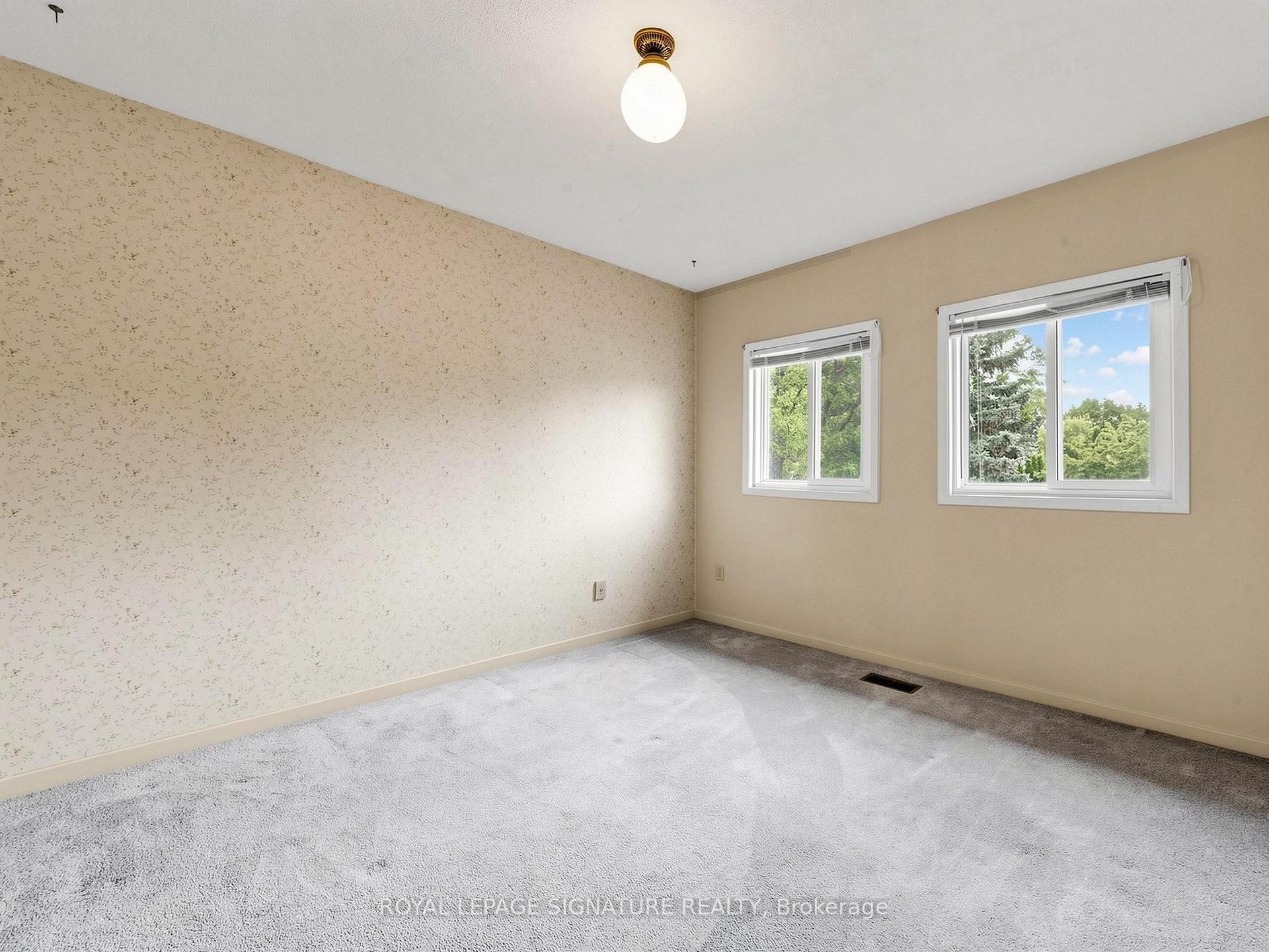 Photo 35 of 94 Howlett Avenue, Newmarket, Huron Heights-Leslie Valley — HOMEH