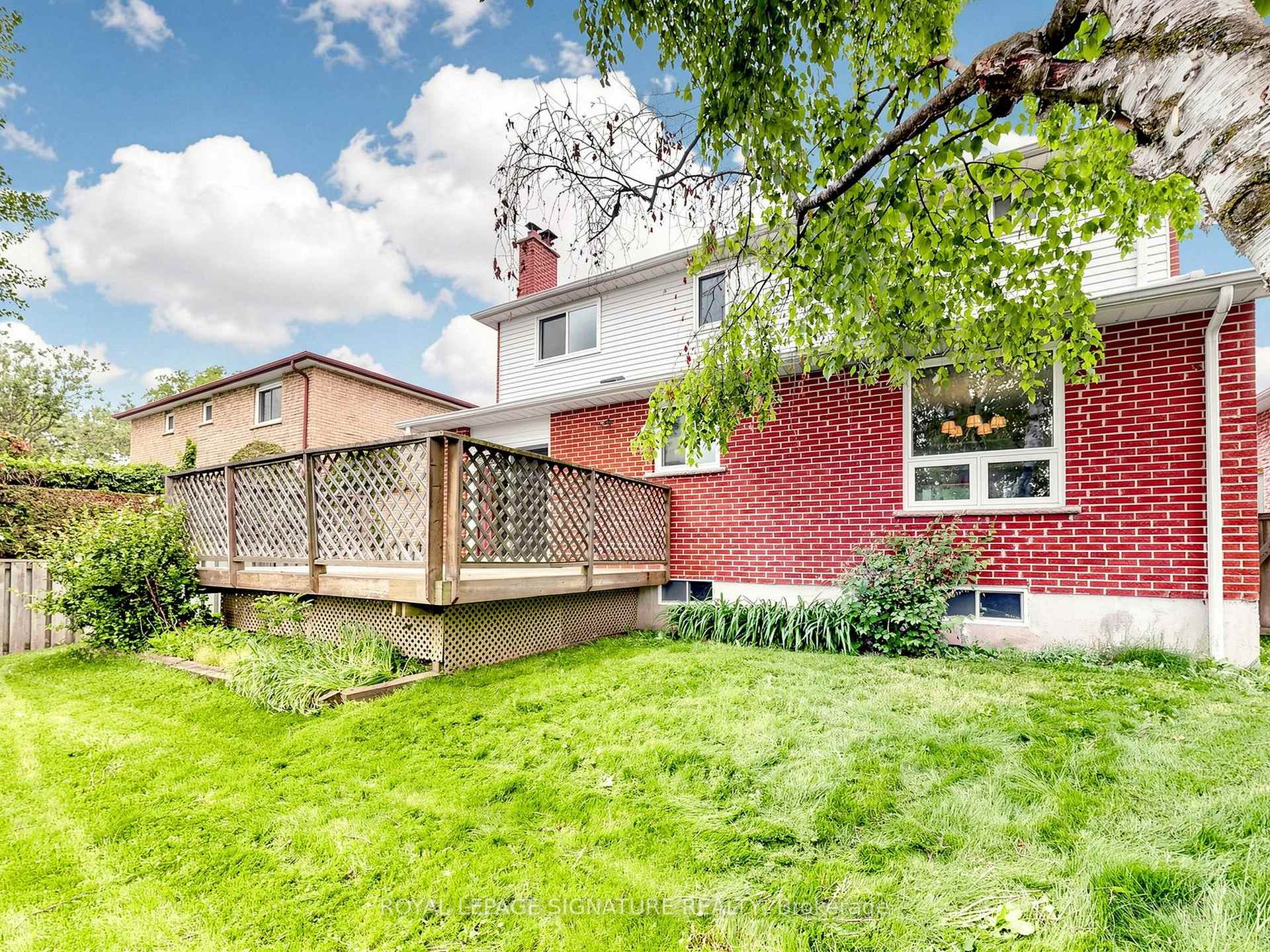 Photo 46 of 94 Howlett Avenue, Newmarket, Huron Heights-Leslie Valley — HOMEH