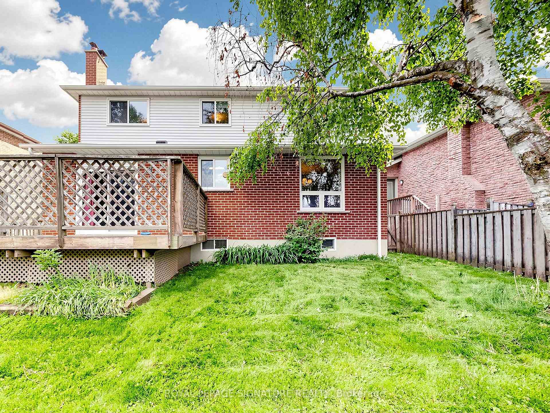 Photo 47 of 94 Howlett Avenue, Newmarket, Huron Heights-Leslie Valley — HOMEH