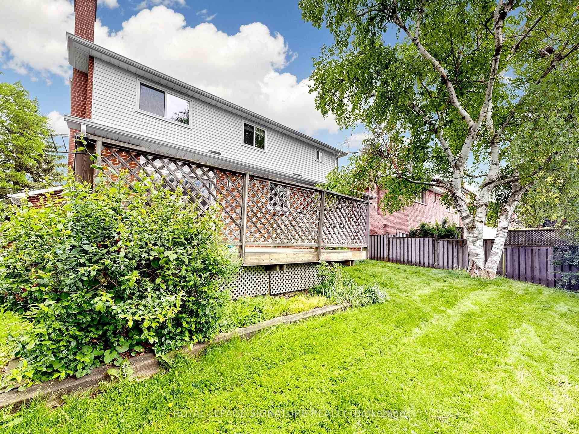 Photo 48 of 94 Howlett Avenue, Newmarket, Huron Heights-Leslie Valley — HOMEH