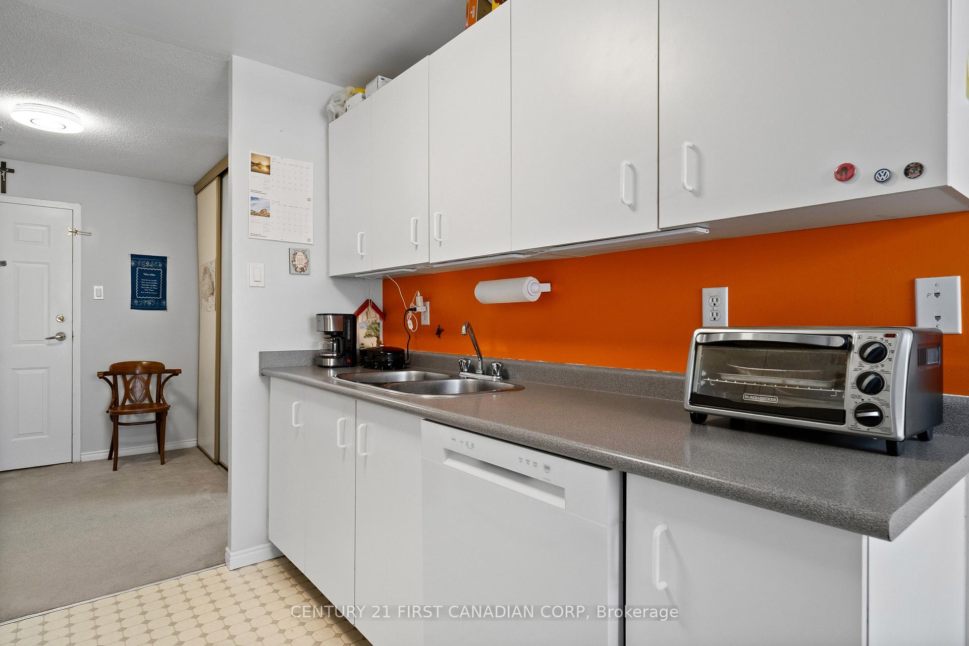 Photo 12 of Unit 608, 77 Baseline Road W, London, South E — HOMEH