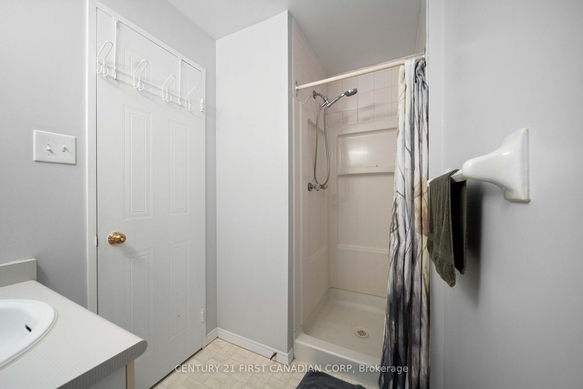 Photo 35 of Unit 608, 77 Baseline Road W, London, South E — HOMEH