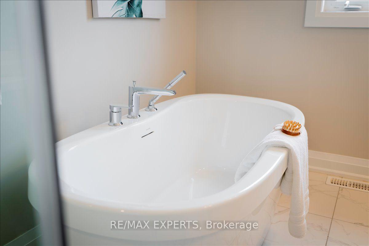Photo 29 of 4025 Sixth Line, Oakville, Glenorchy — HOMEH