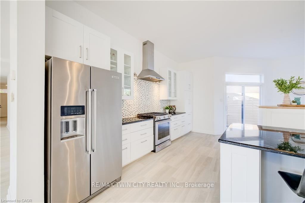 Photo 7 of 149 Woolwich Street, Waterloo, Bridgeport — HOMEH