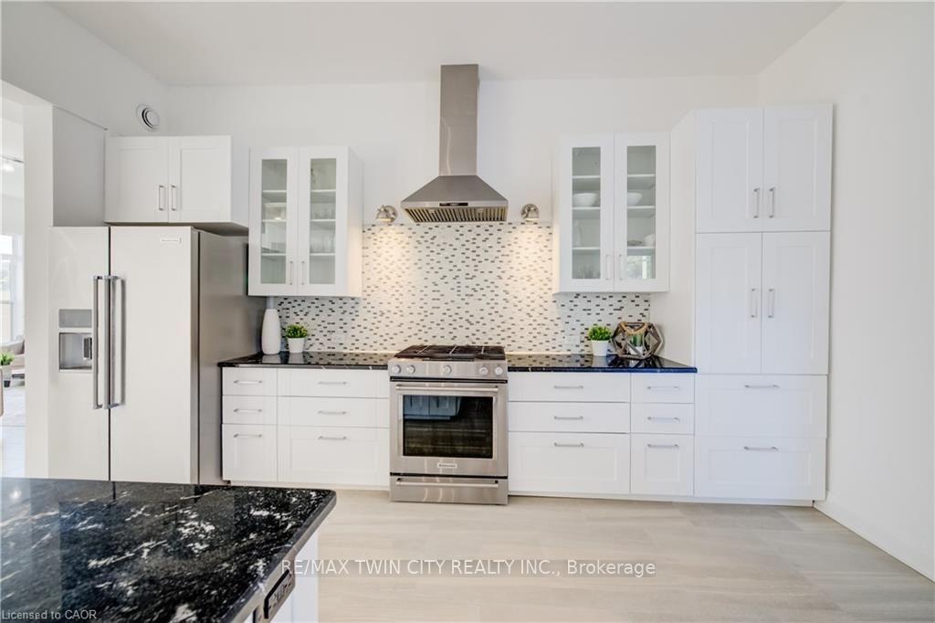 Photo 8 of 149 Woolwich Street, Waterloo, Bridgeport — HOMEH