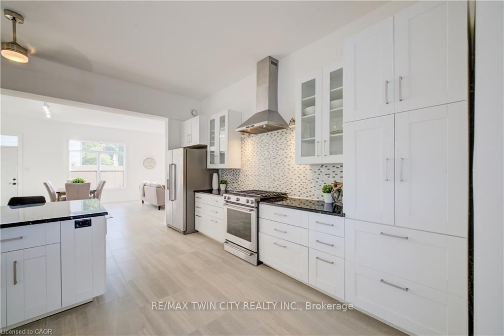 Photo 9 of 149 Woolwich Street, Waterloo, Bridgeport — HOMEH