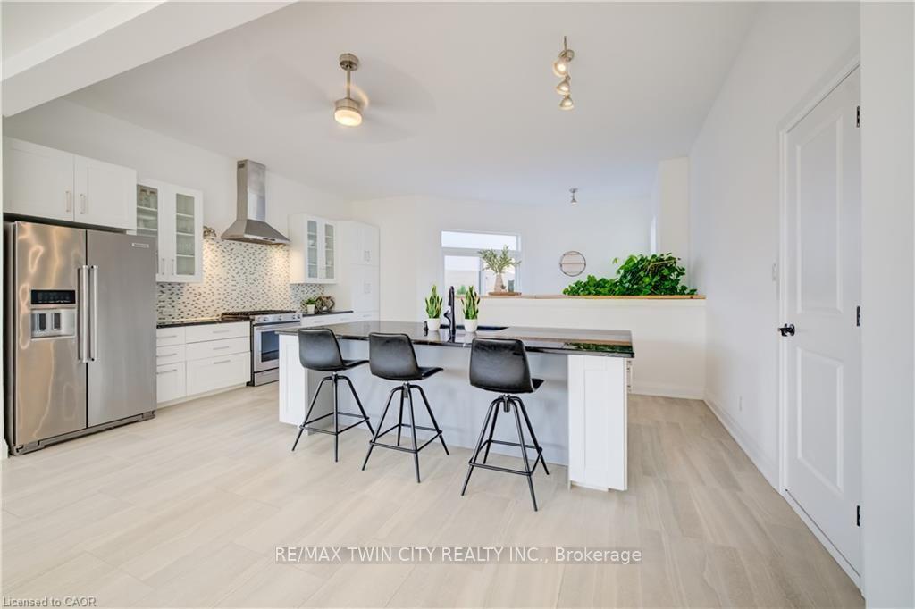Photo 13 of 149 Woolwich Street, Waterloo, Bridgeport — HOMEH