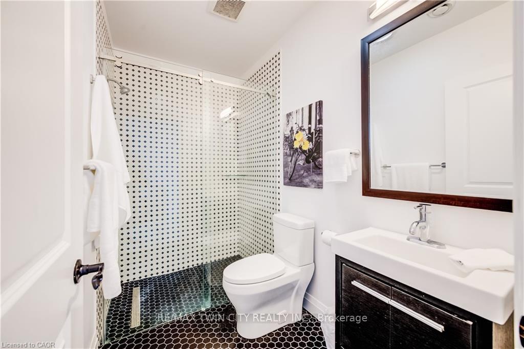 Photo 32 of 149 Woolwich Street, Waterloo, Bridgeport — HOMEH