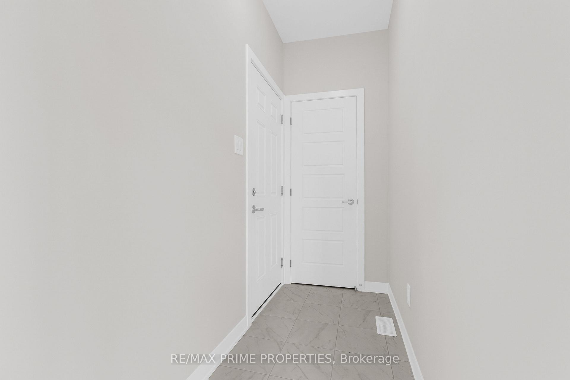 Photo 10 of 745 Haflinger Row, Ottawa, Btwn Franktown Rd. & Fallowfield Rd. — HOMEH