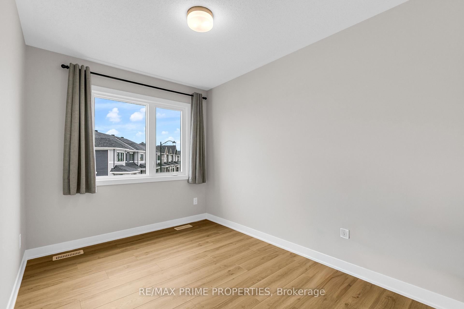 Photo 28 of 745 Haflinger Row, Ottawa, Btwn Franktown Rd. & Fallowfield Rd. — HOMEH