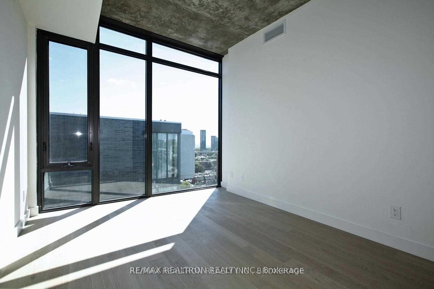 Photo 14 of Unit 1602, 111 Bathurst Street, Toronto, Waterfront Communities — HOMEH