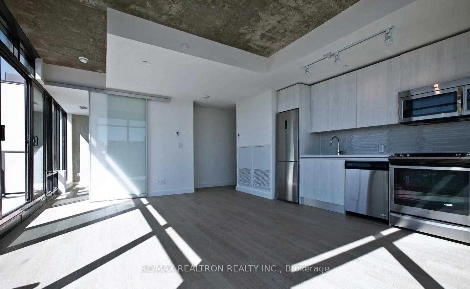 Photo 9 of Unit 1602, 111 Bathurst Street, Toronto, Waterfront Communities — HOMEH