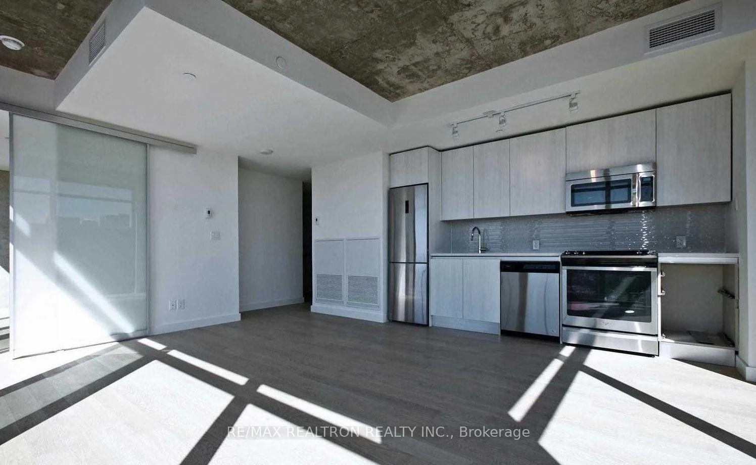 Photo 13 of Unit 1602, 111 Bathurst Street, Toronto, Waterfront Communities — HOMEH